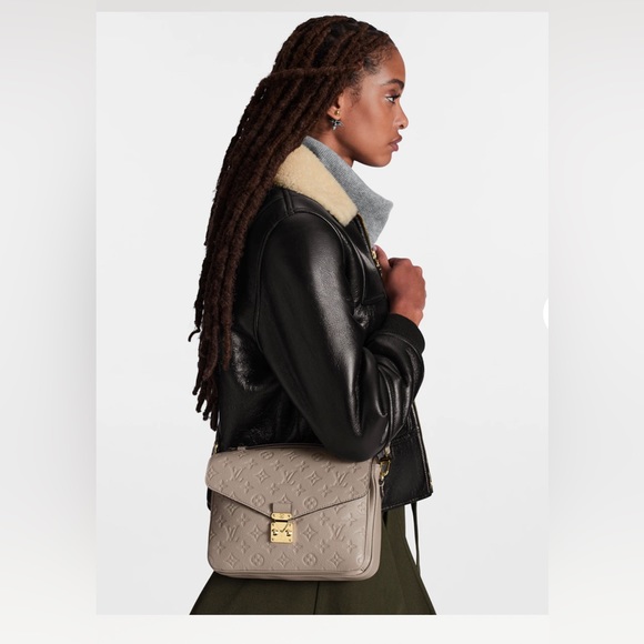 Sold 🥰Louis Vuitton Empriente Pochette Metis Turtledove - Picture 4 of 12